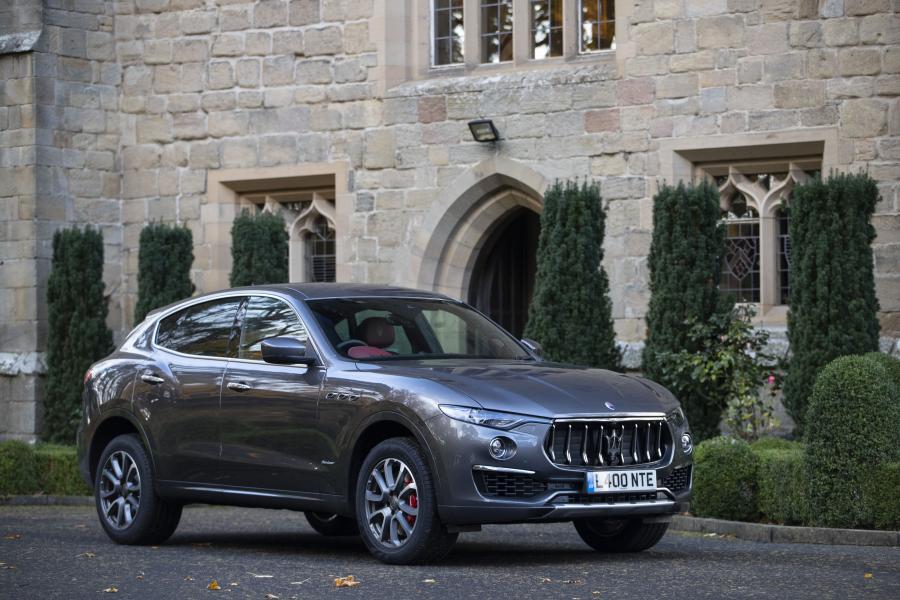 Maserati Levante GranLusso 2018 года  (UK) (фото 1 из 14)